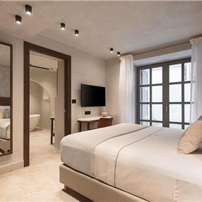 5 bedroom villa with indoor and outdoor pool in Chania town, sleeps 10
